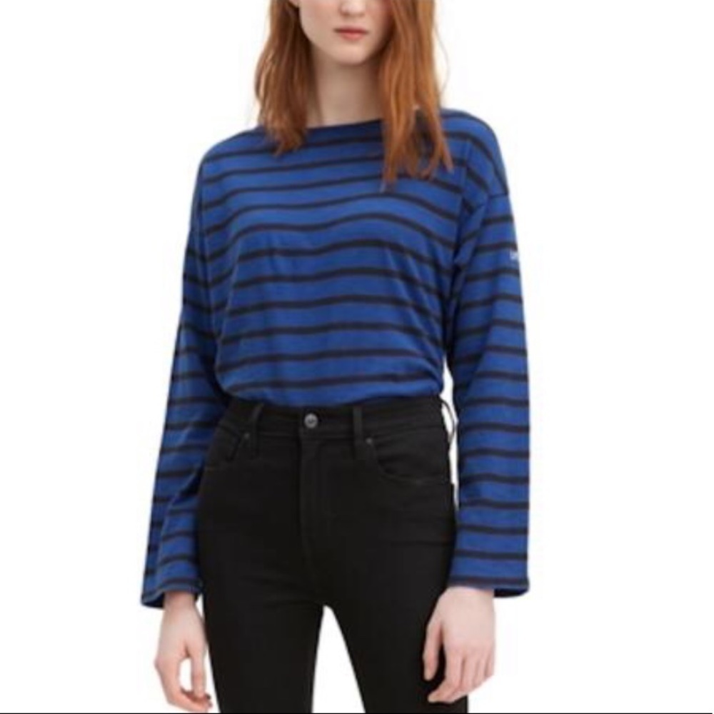 Levi’s blue and black long sleeve top, NWT medium